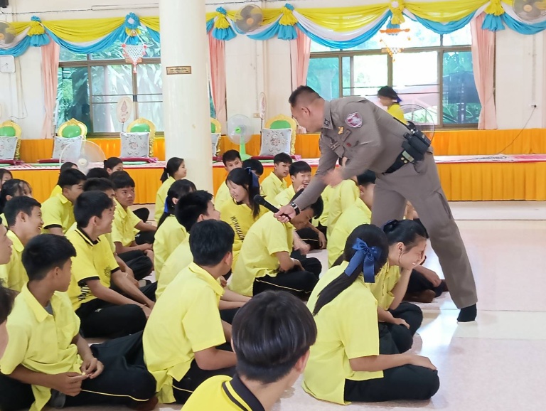 บรรยายให้ความรู้ ภัยออนไลน์ / การรู้เท่าทันภัยยาเสพติดและการหลีกเลี่ยงตัวกระตุ้นในการใช้สารเสพติด
